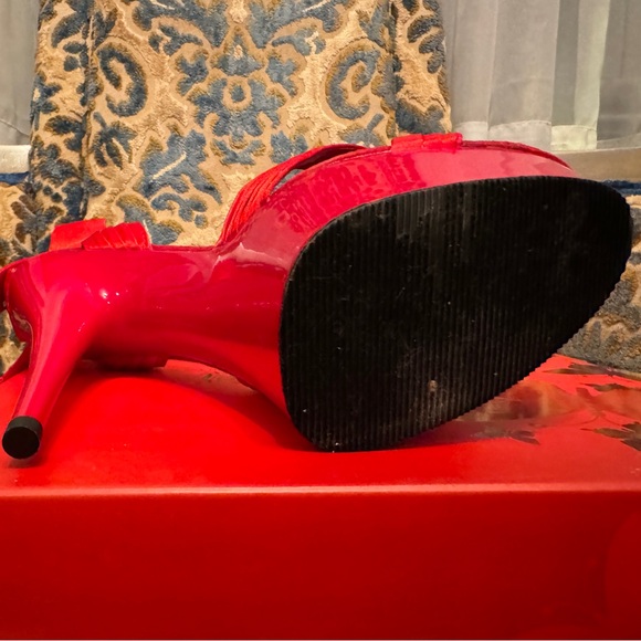 Pleaser Red Satin delight size 9, only worn once - Picture 2 of 4